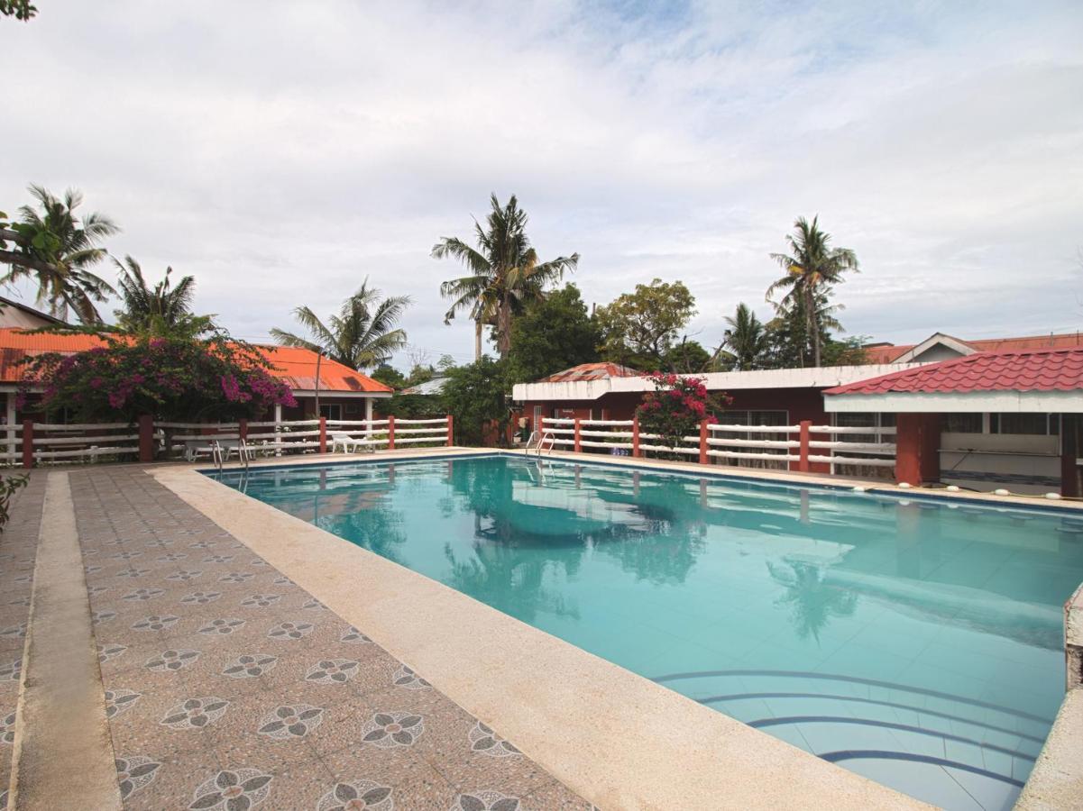 Oyo 853 Malapascua Beach And Dive Resort Ngoại thất bức ảnh