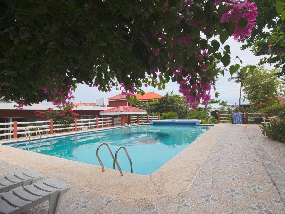 Oyo 853 Malapascua Beach And Dive Resort Ngoại thất bức ảnh