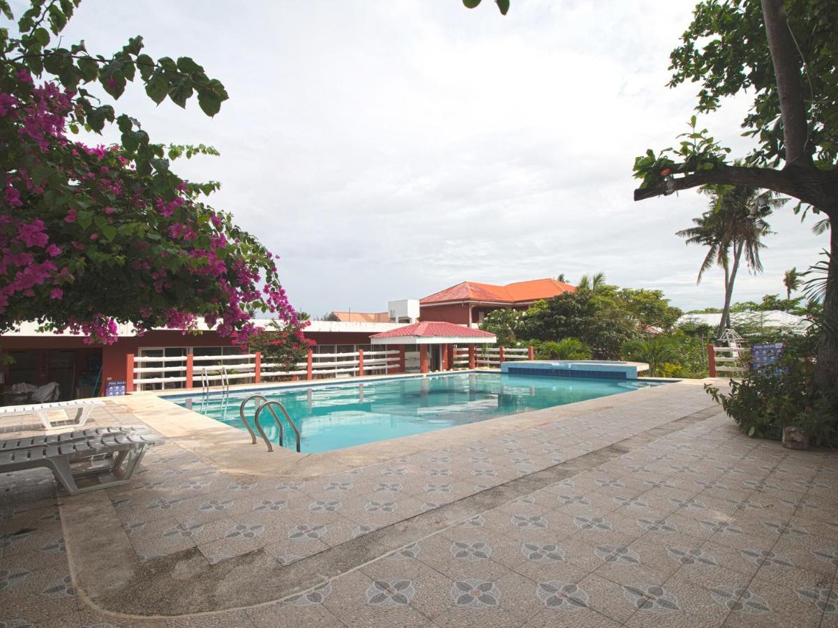 Oyo 853 Malapascua Beach And Dive Resort Ngoại thất bức ảnh
