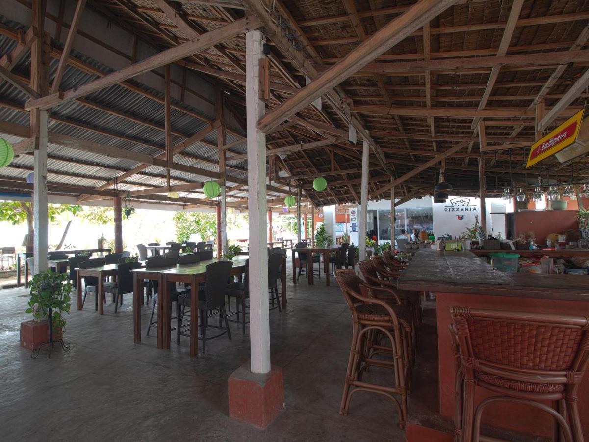 Oyo 853 Malapascua Beach And Dive Resort Ngoại thất bức ảnh
